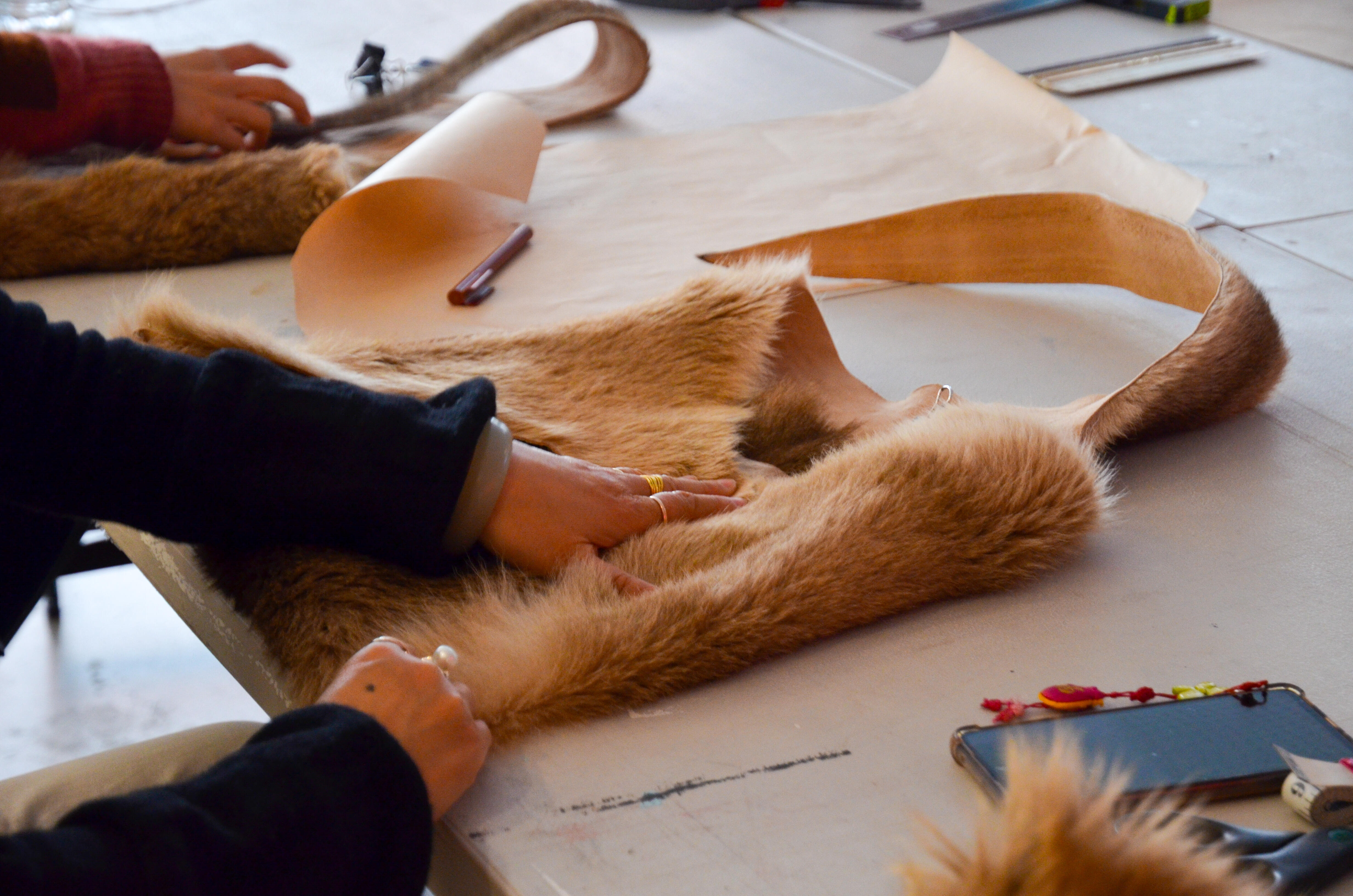 Marlu Workshop: Making Kangaroo Skin Bags for 'Barangga: First Nations Design' at UNSW Galleries, 2023.