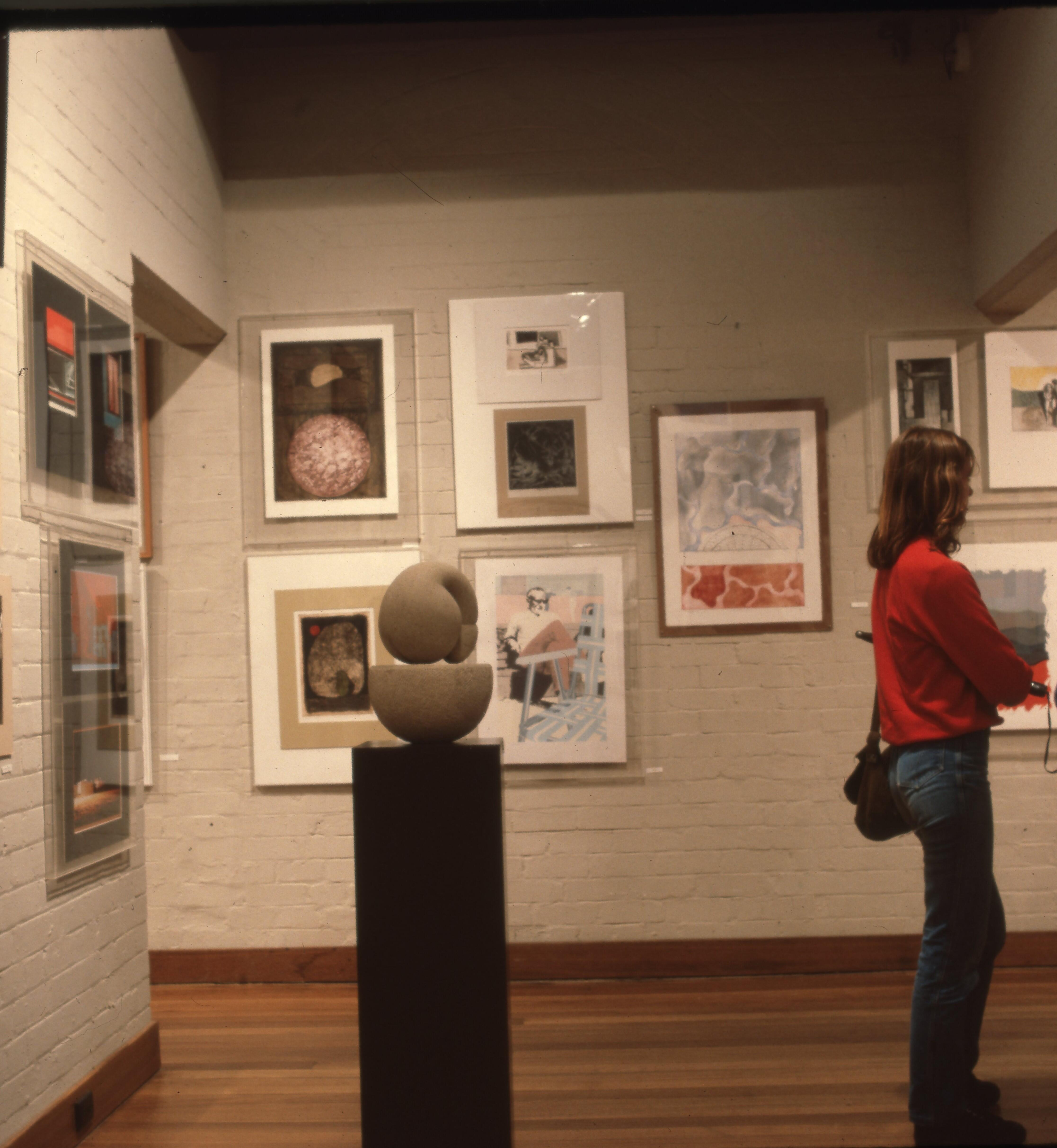 idg_archive_1981_1981_student_exhibition_amcae_001_install.jpg