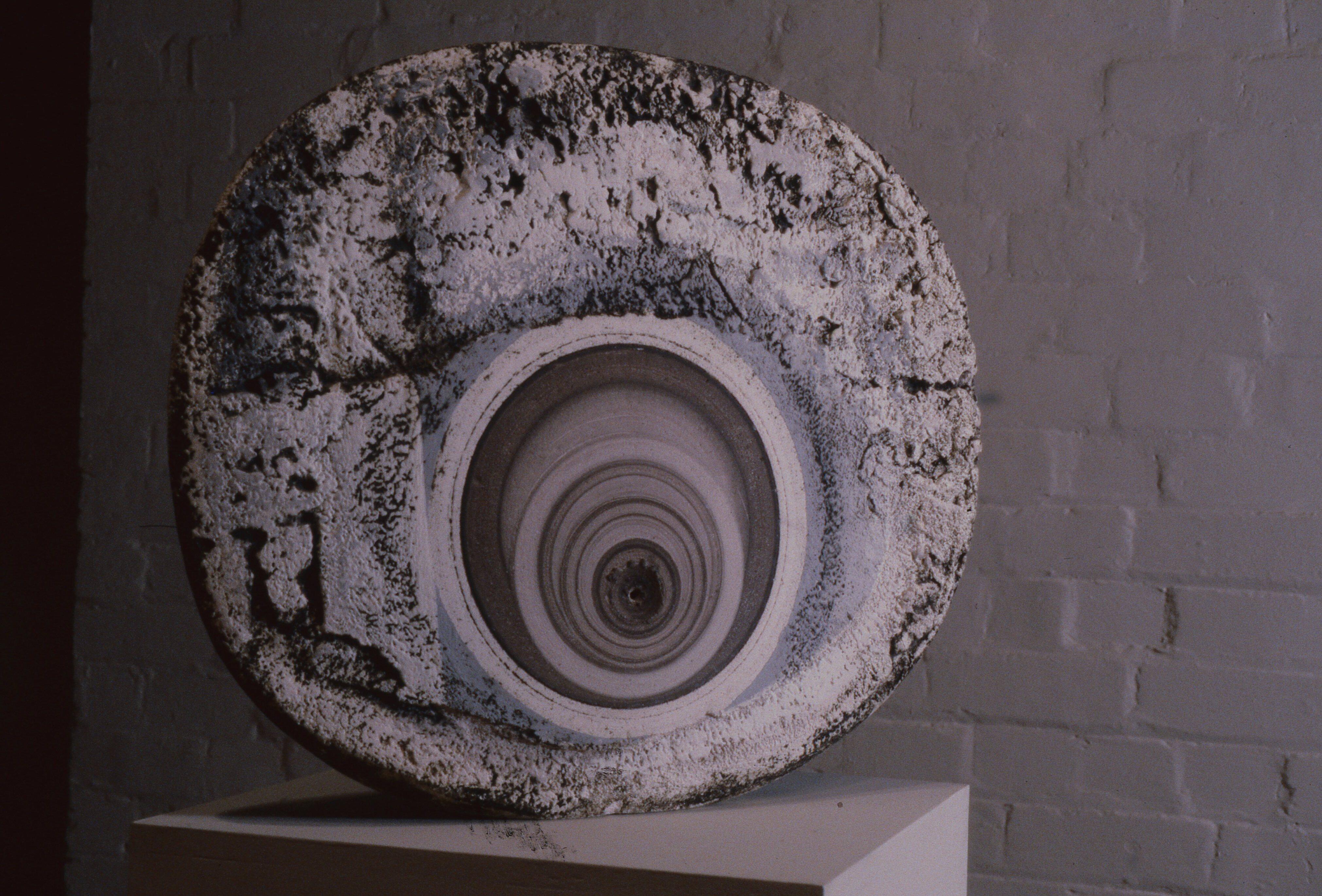 idg_archive_1981_ceramics_005_install.jpg
