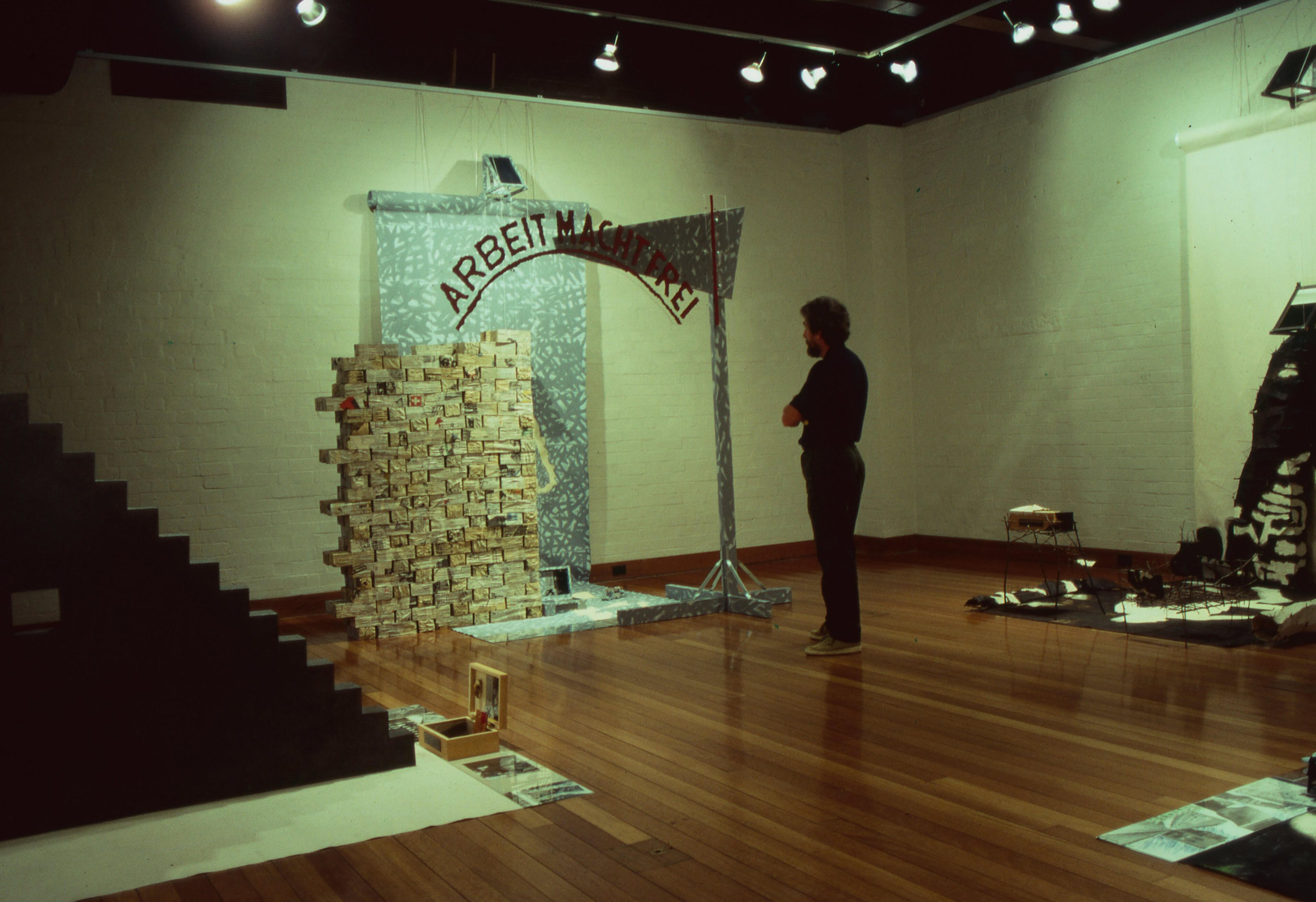 idg_archive_1984_austauschexchange_001_install.jpg