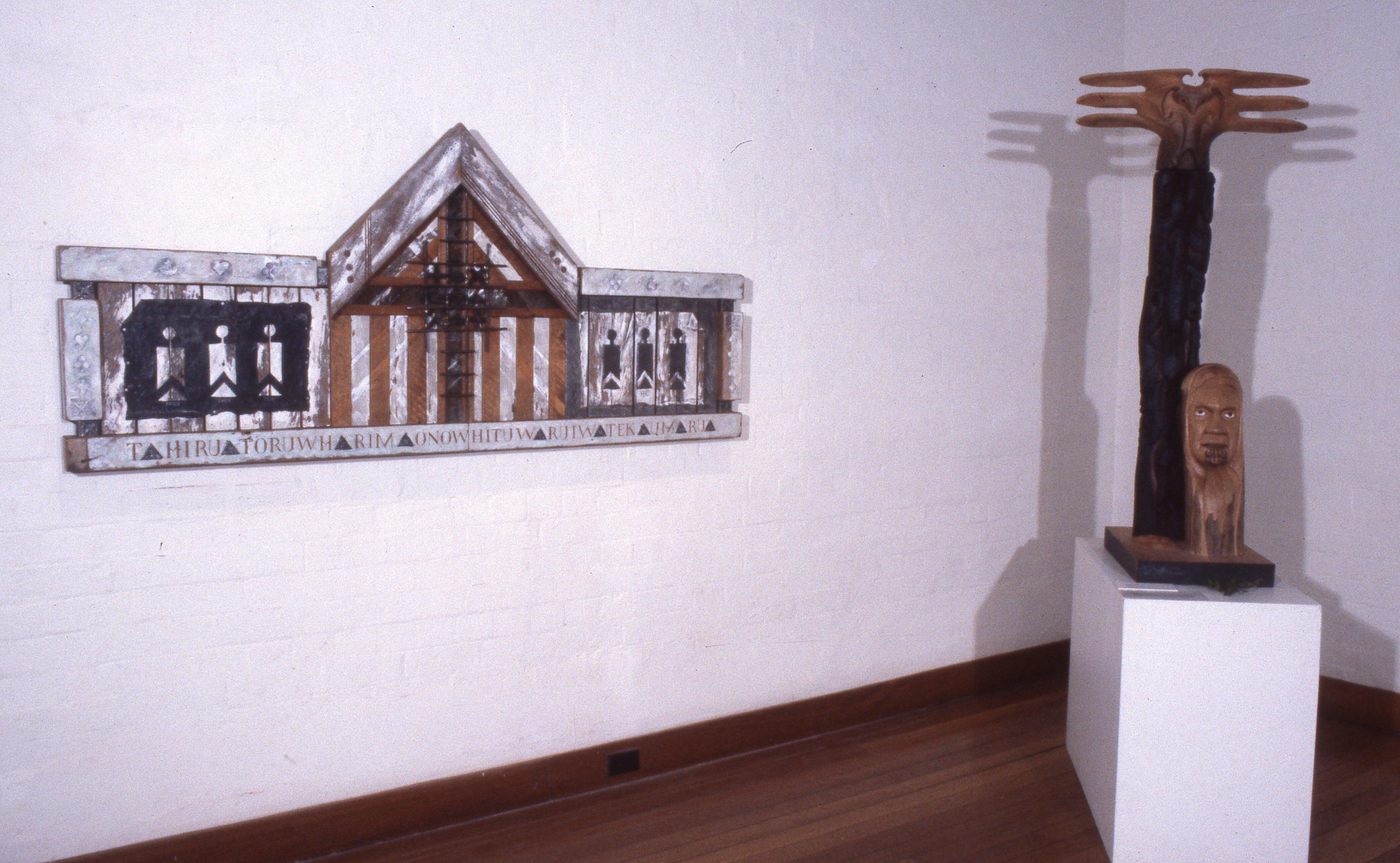 idg_archive_1992_whatu_aho_rua_install.jpg