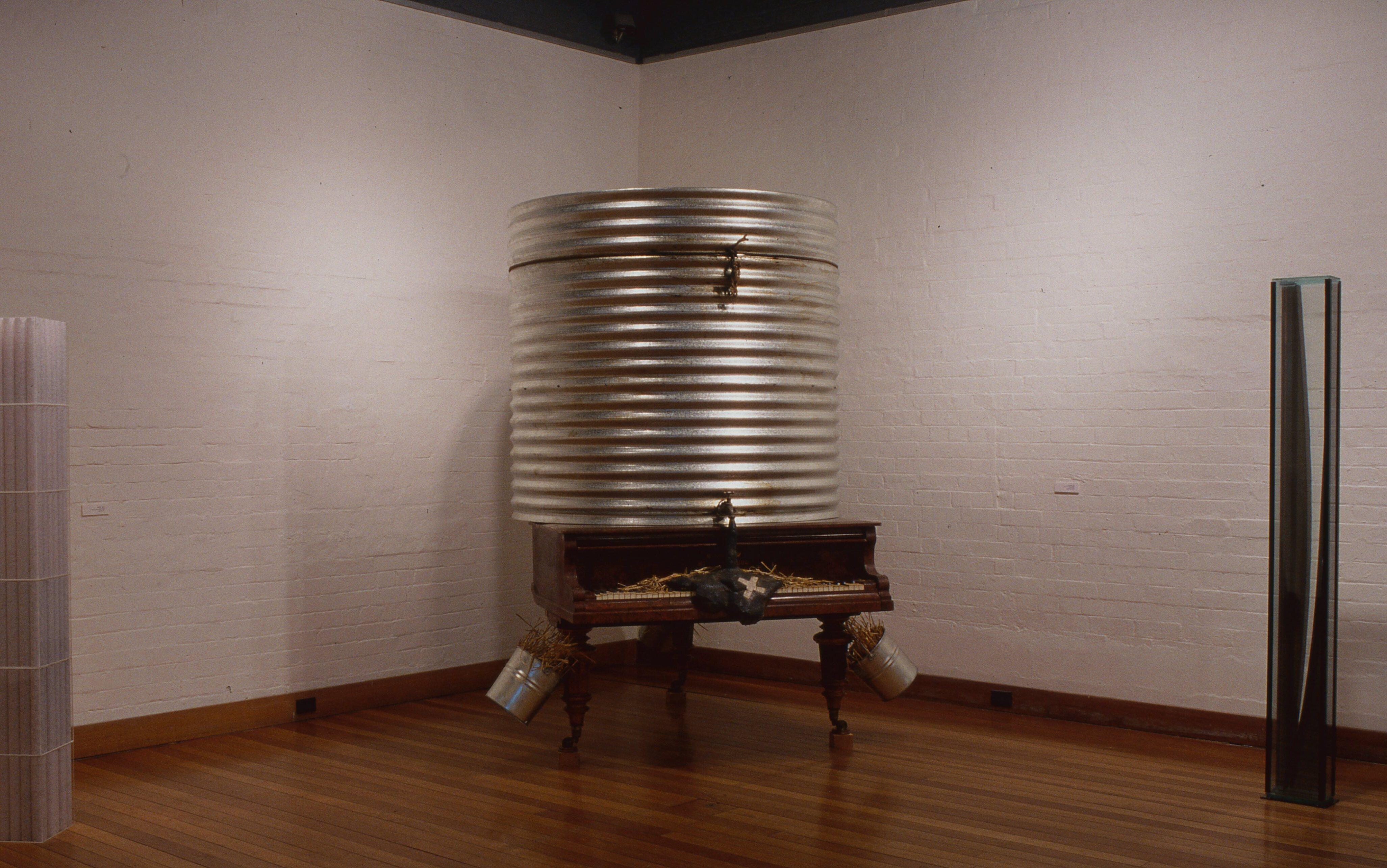 idg_archive_1993_confrontations_002_install.jpg