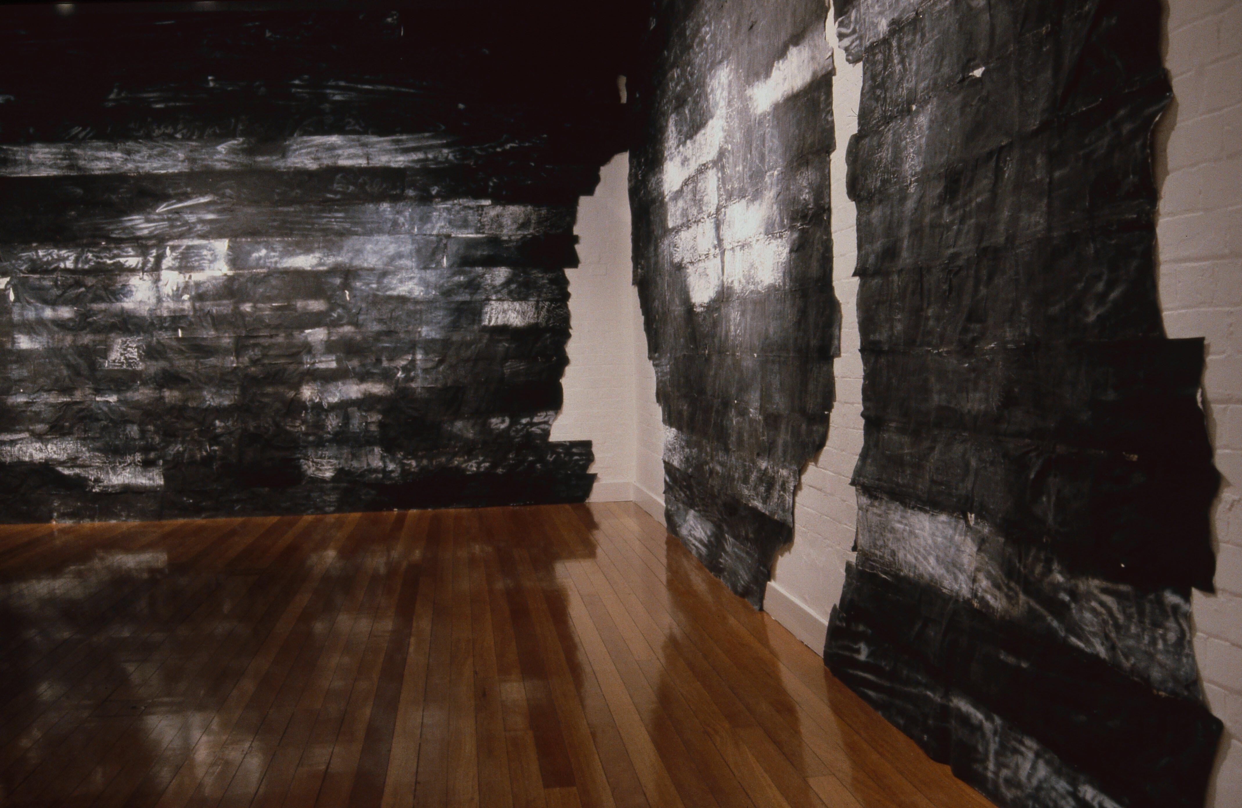 idg_archive_1998_critical_influence_003_install.jpg