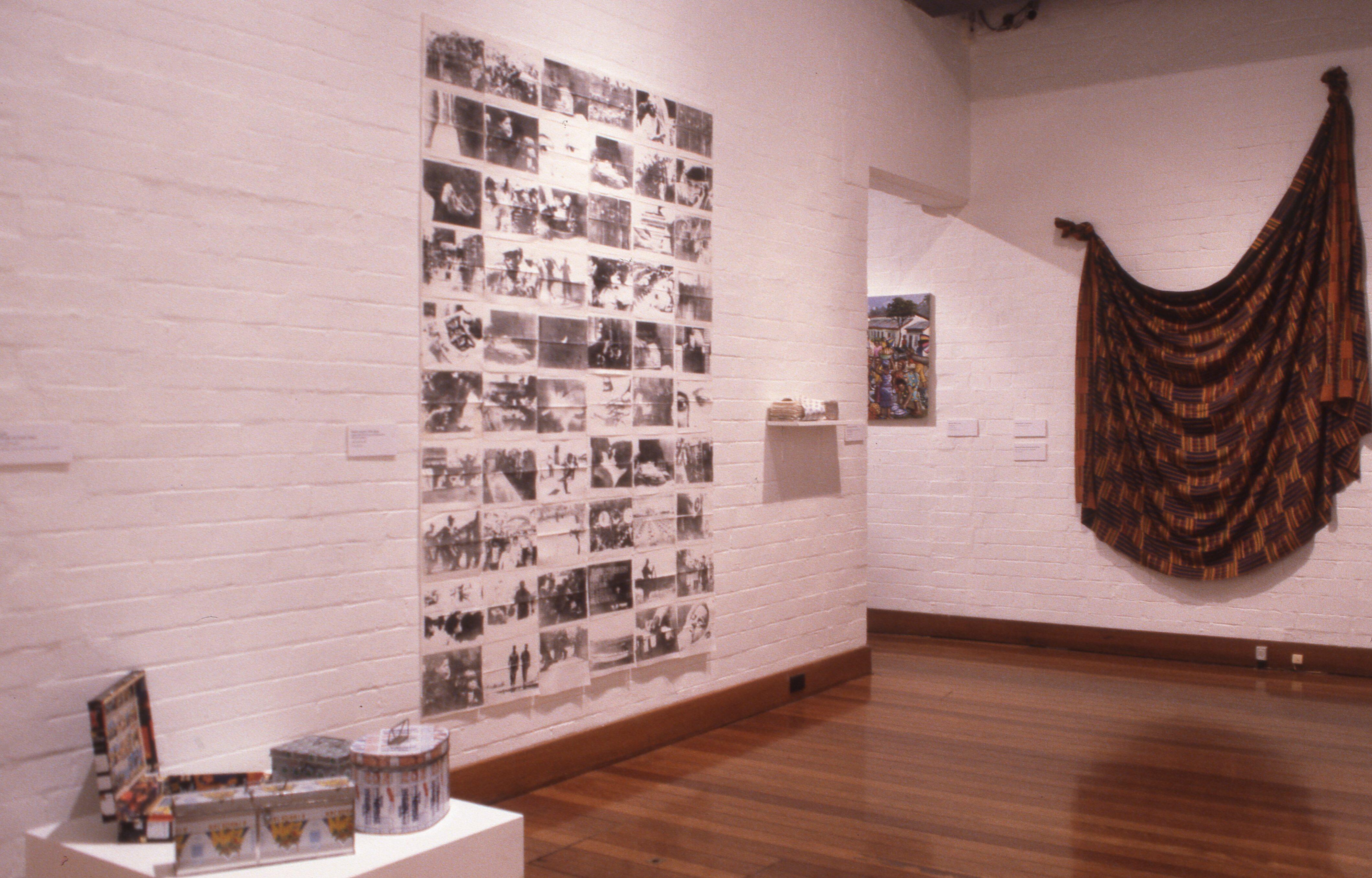 idg_archive_2002_african_marketplace_004_install.jpg