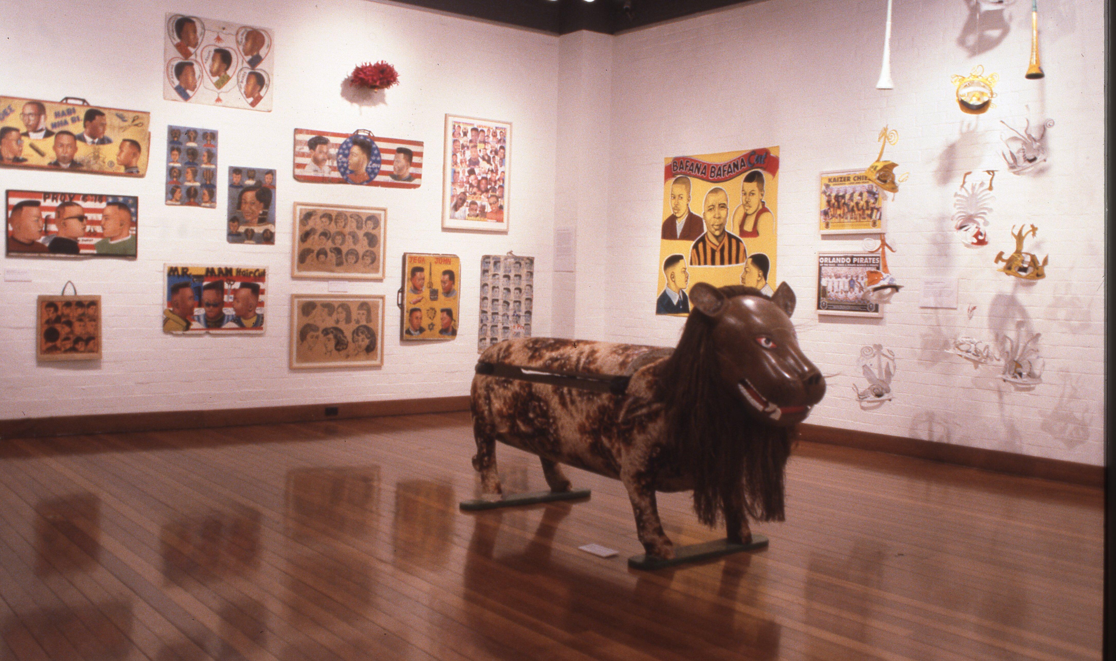 idg_archive_2002_african_marketplace_006_install.jpg