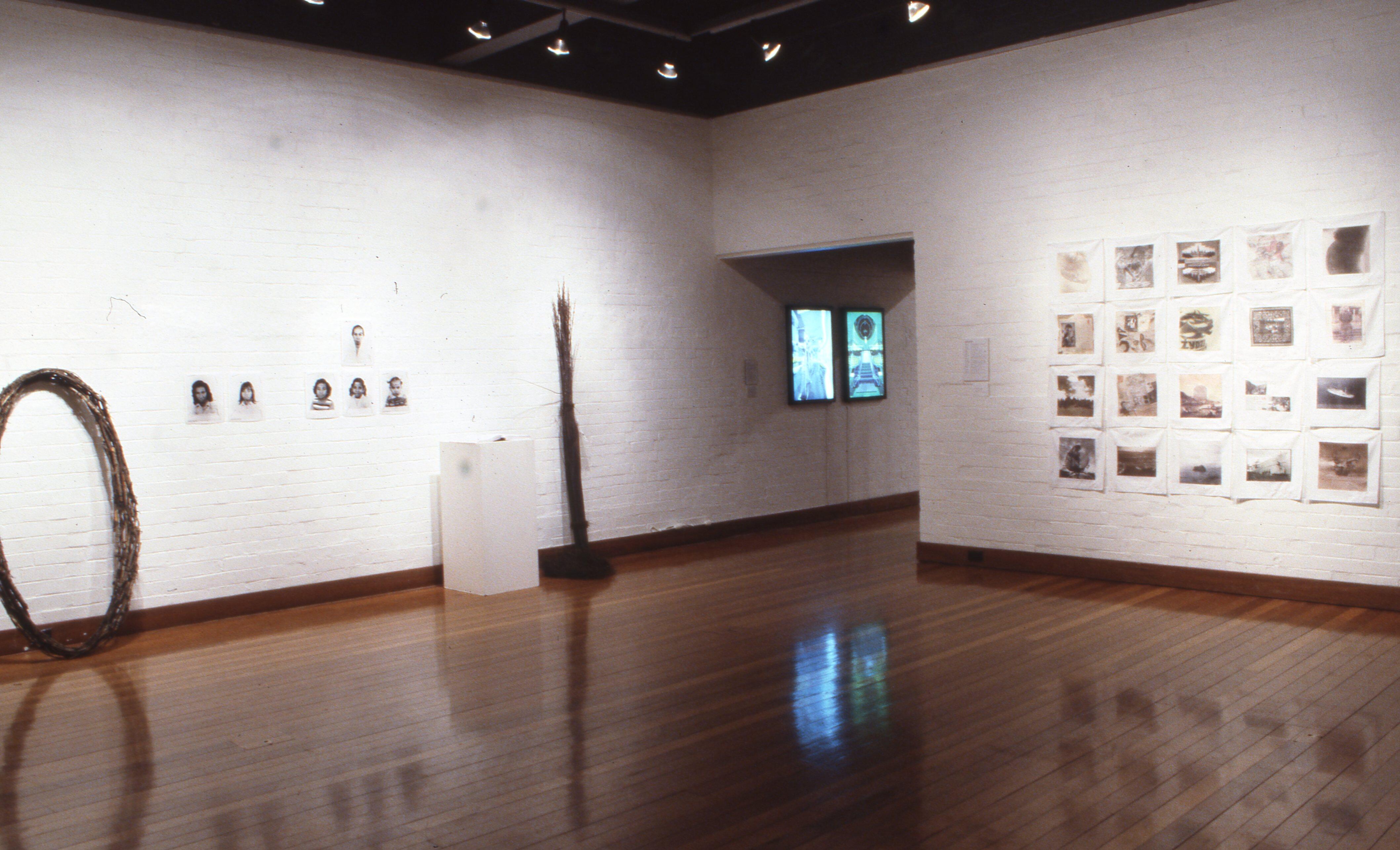 idg_archive_2003_isle_of_refuge_01_install.jpg