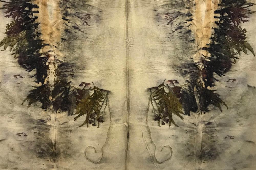 India Flint, 'Landgarland II' 2017. Wool, plant dyes. Image courtesy: the artist